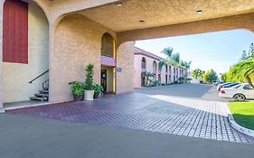 Rodeway Inn & Suites Colton-Riverside